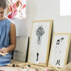 Affiche A3 Fille Aux Fleurs 29,7 X 42 Cm