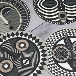 Set De Table Rond Masque Africain Maswa En Vinyle - O 38 Cm