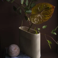 Vase Ridge En Faience - H 16,5 Cm